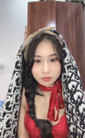 Đào Thùy Linh clip xé túi mù cho anh em tối cổ – Đào Thùy Linh yylive