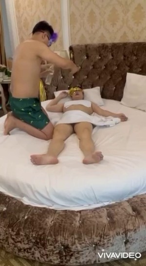 Cậu trai tơ lần đầu trải nghiệm đá phò gặp ngay thần dâm Hoa Ngọc Lan – Hoa_Ngoc-Lan LIVE Leak